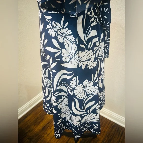 Floral Navy and White Wrap Dress Adrienne Vittadini - Picture 4 of 5
